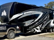 2021 Crossroads Redwood Fifth Wheel available for rent in Paradise, Texas