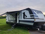 2021 Crossroads RV Zinger Travel Trailer available for rent in Negley, Ohio