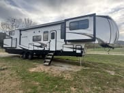 2022 Forest River Sabre Fifth Wheel available for rent in New Market, Alabama