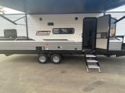 2022 Coleman CM262BH22 Travel Trailer available for rent in Mansfield, Texas