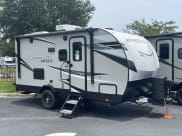 2022 Starcraft Super Lite Maxx Travel Trailer available for rent in Port St. Lucie, Florida