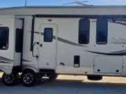 2016 Palomino 377MBC Fifth Wheel available for rent in Houston, Texas