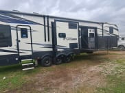 2018 Keystone FUZION 424 Toy Hauler available for rent in Houston, Texas