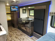 2022 Venture Sonic SN211VDB Travel Trailer available for rent in Arlington, Texas