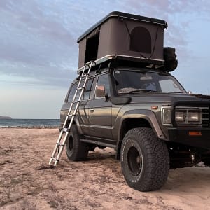 Easy Camper's 1989 Toyota Land Cruiser 60 series