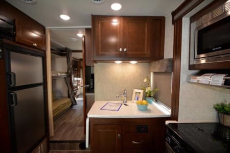 YellowstoneGrizzlyRVPark Rv Rentals