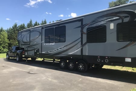 2015 Heartland Cyclone 4200HD