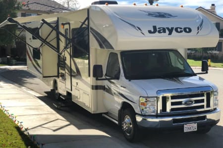 San Diego CA Sleeps 10! 2017 Jayco Redhawk 31XL. NO GENERATOR!