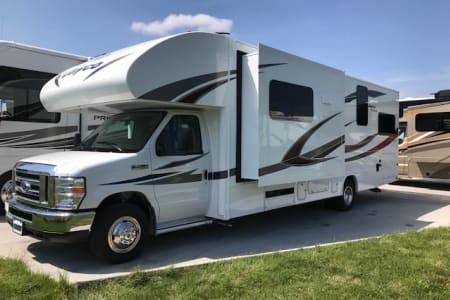 Beautiful 2018 Jayco Redhawk RV