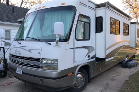 2001 Georgie Boy Cruise Master 3515