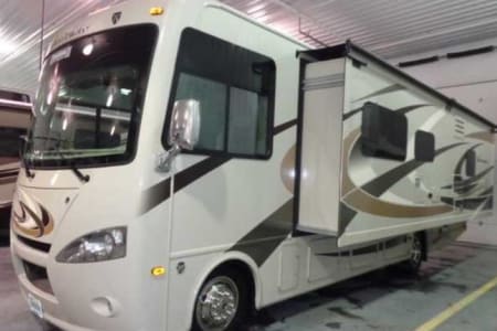 2016 Thor Motor Coach Hurricane