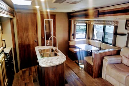 2017 Keystone Cougar Luxury Condo On Wheels!