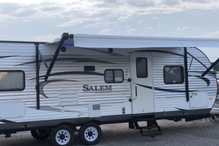 2017 Salem 26TBUD by Forest River aka “Sally”. TRIPLE BUNKHOUSE!!! LOTS