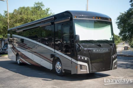 Hempstead TX 2019 Winnebago Forza 38W