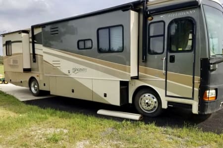 Houston TX 2007 Fleetwood Discovery  This RV Is For Delivery/Set Up Local Use Only