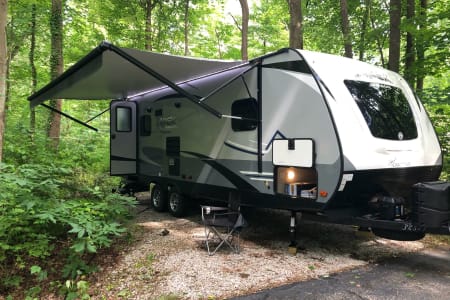 2021 Coachmen Apex relaxation hut