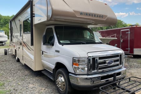 2018 Winnebago Minnie Winnie 31G (300 Miles per Day included)