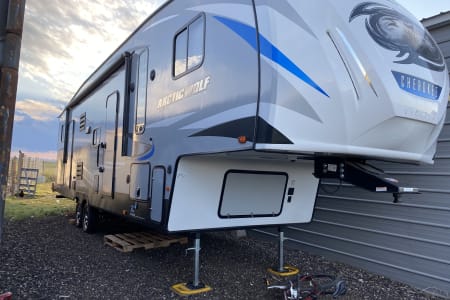 2020 Forest River Arctic Wolf 5th Wheel
