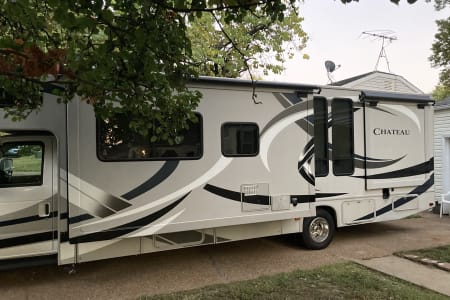 2014 Thor Motor Coach Chateau