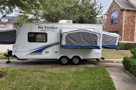 Houston TX 2012 Jayco Ultralight Hybrid - 3 queens, Mid-size SUV towable