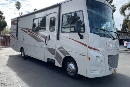 Lassen - 2017 Winnebago Sunstar 29VE
