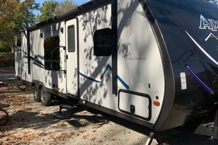 Apex Coachman family camper fully stocked and ready to camp! separate bedro