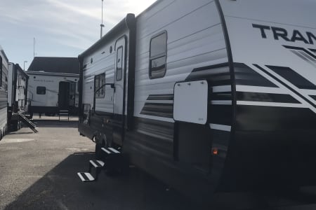 Burlington ON New 2021 Grand Design Transcend 261BH