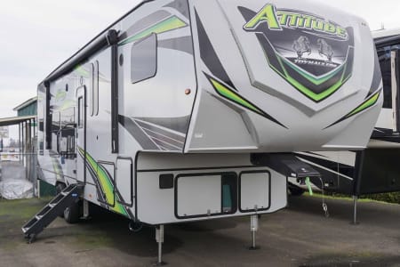 Prior Lake MN 2021 Eclipse Attitude 3422RR toy hauler with 22' garage.