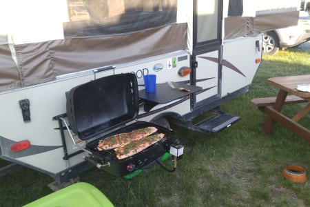 Folding-trailer rentals in Edmonton
