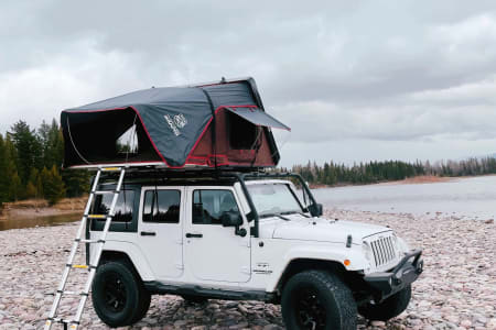 Jeep Wrangler Sahara Unlimited with IKamper Roof Top Tent