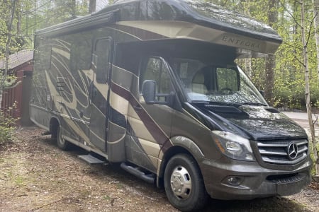 2019 Qwest Entegra Coach Model 24a