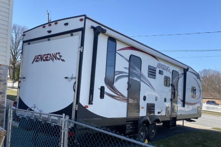 Hey - Bella - BRB RV Rental