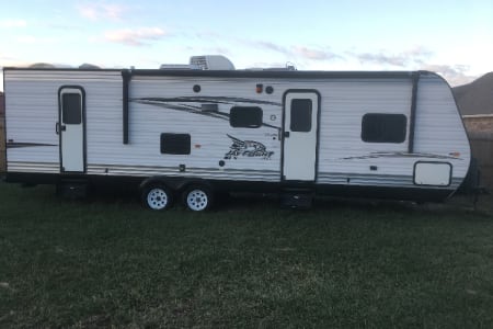 2016 Jayco Jay Flight - Oversized bunk beds, very spacious