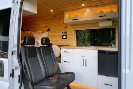 THE FAMILY WANDERER CAMPER VAN!