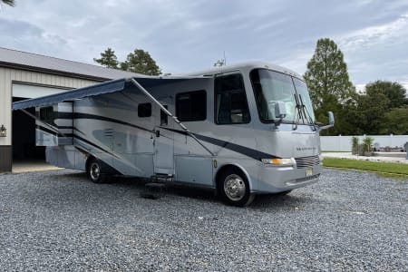 2002 38' Newmar Mountain Aire