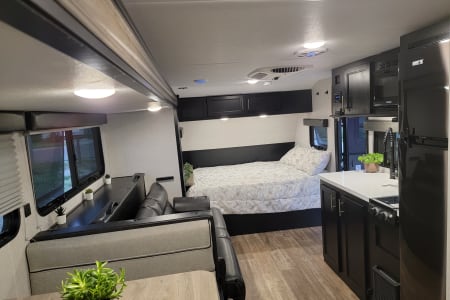 Quinte West ON 2021 SUV towable WolfPup