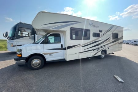 Apple Valley MN 2020 Coachmen Freelander Simplicity and Comfort