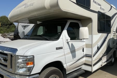 RV Rental bakersfield,California-(CA)