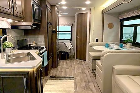 Apache JunctionRV rentals