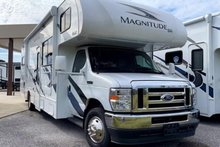 Mont Belvieu TX 2022 Thor Motor Coach Magnitude Bunkhouse