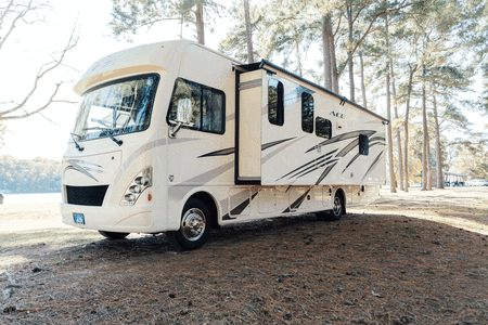 New Listing! 2018 Thor Ace 32.1 (Sleeps 8, 2 Bathrooms, 3 TV's)