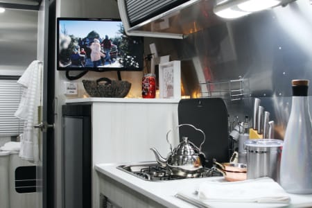 5-star 2018 Airstream Sport Bambi 22 ft — delivery only
