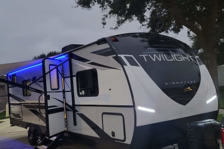 2022 Thor Motor Coach Twilight Signature TWS2600