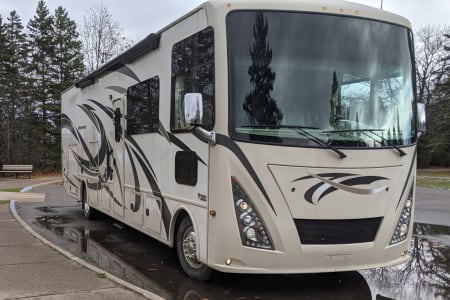 Brimley MI 2017 Thor Windsport Motorcoach with Bunks - Sleeps 10 *DELIVERY ONLY*