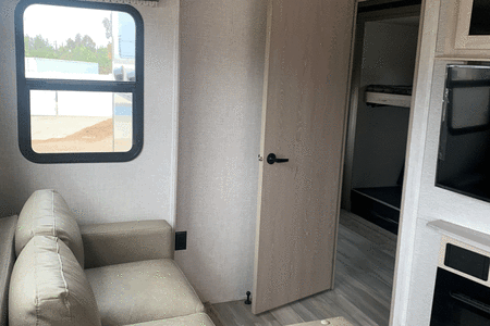 RV Rental riverside,California-(CA)