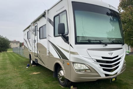 Bunkhouse Class A Motorhome w/ Dual dinettes - Delivery Available