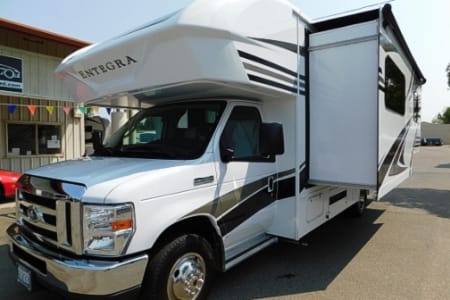 Like new, user friendly, 2019 Entegra Coach Odyssey