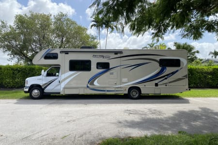 2019 Thor Freedom Elite! Bunkbeds!! and Fido Friendly!