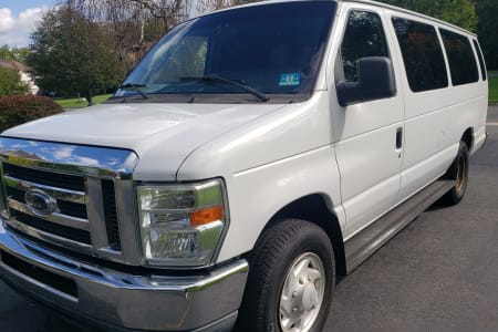15-Passenger Van - Ford E350 XLT Super Duty