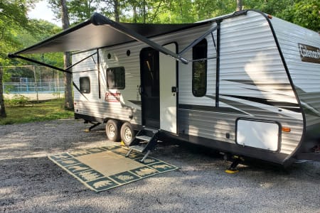 2021 Coleman Lantern 27 ft. Travel Trailer